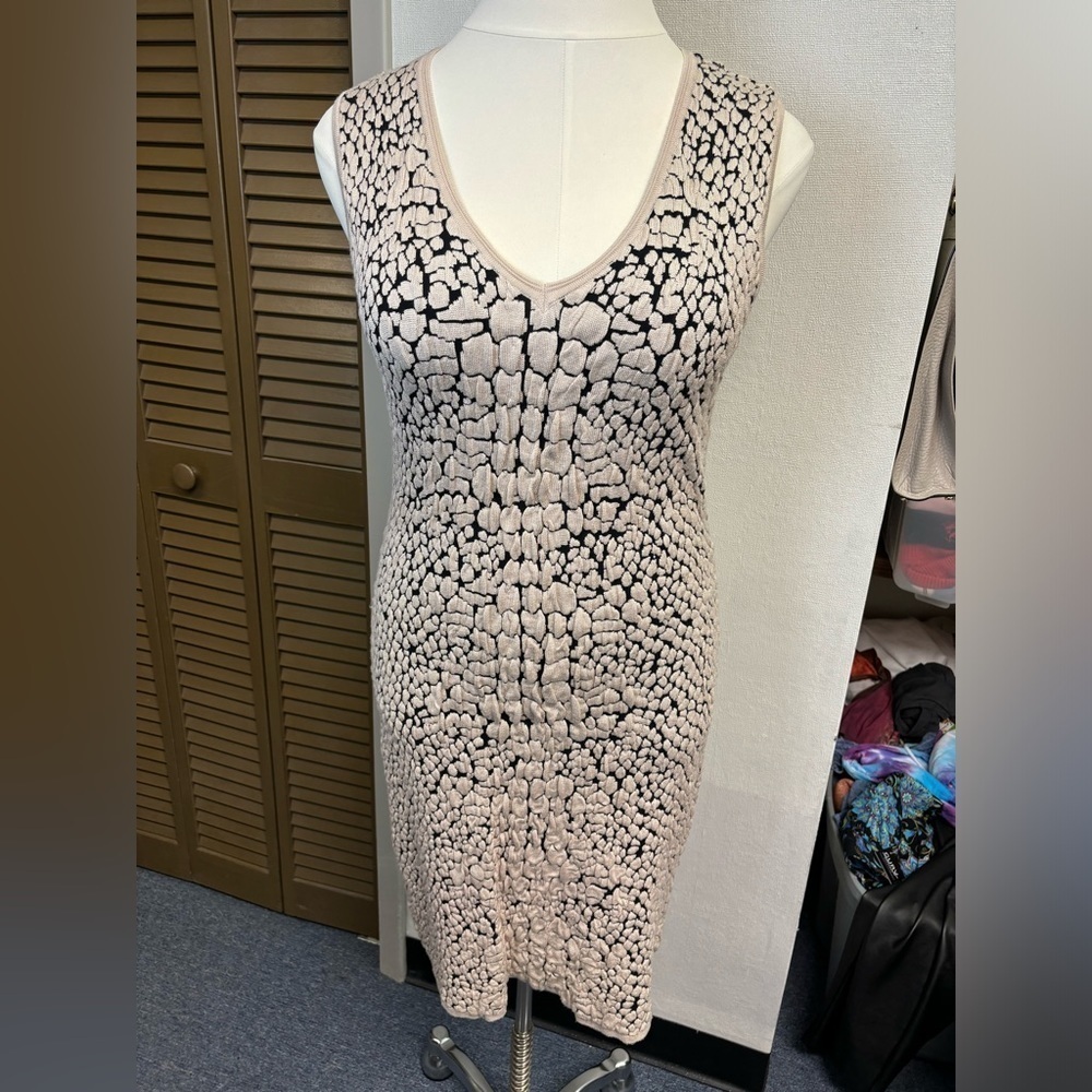 Anthropologie Sioni Beige & Black Textured Knit Sleeveless V-Neck Dress - Size